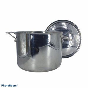 CUISINART #766-24  18/10 Stainless Steel Stock Pot 8 Qt. With Lid 7H X 10W